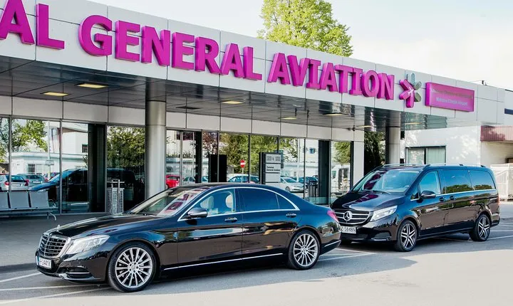 Private transfer from Warsaw Chopin airport by social-distance car