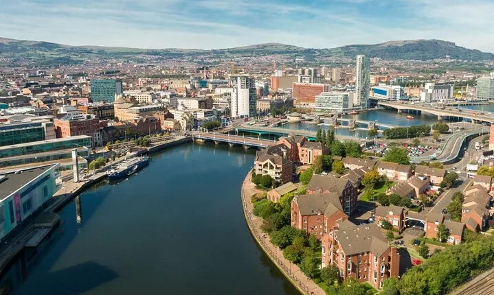Belfast to or from Dublin Private Transfer 