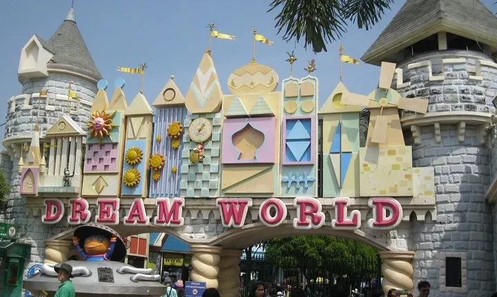DreamWorld Theme Park