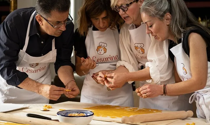 Cesarine: Pasta & Tiramisu Class at Local's Home in Turin
