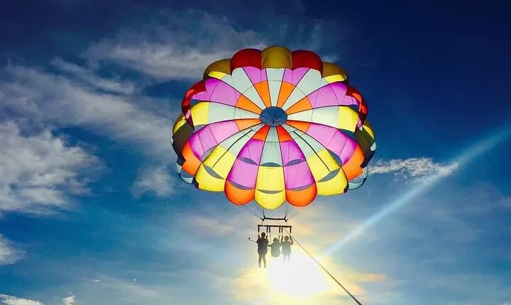From Hurghada: Parasailing With Transfer