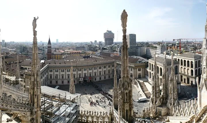 Milan to Varese Private Half-Day Customizable Tour with a Local