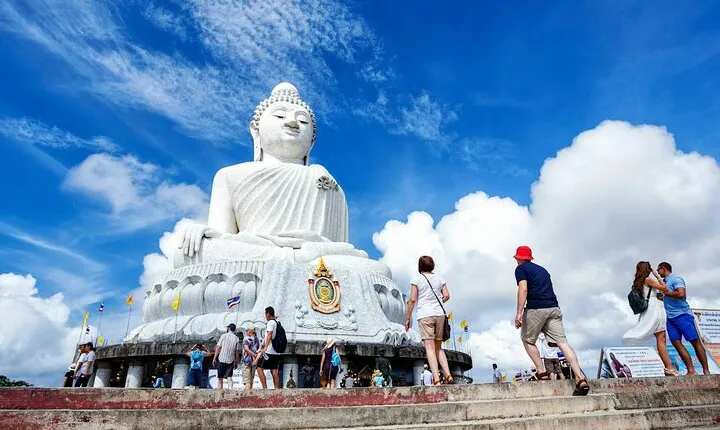 Phuket Sightseeing Tour with a Local Guide and Lunch