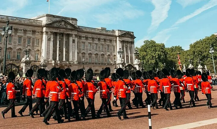 Private Royal Walk of London with a Local Expert