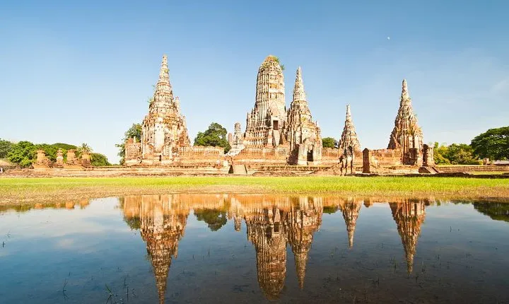 Bangkok: Private Ayutthaya and Bang Pa-In Summer Palace Tour