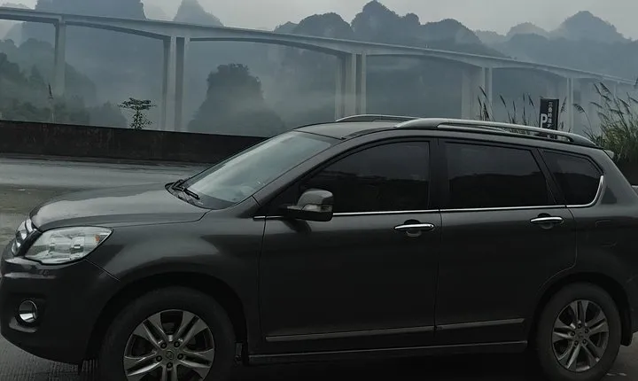 Lijiang Sanyi International Airport (LJG) to Lijiang or Shuhe hotel