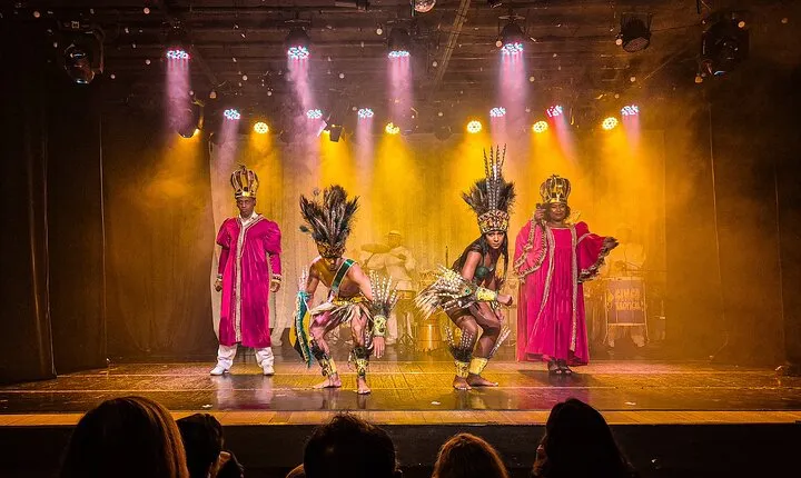 Rio de Janeiro Super Saver: Corcovado and Sugar Loaf Mountain plus Ginga Tropical Show