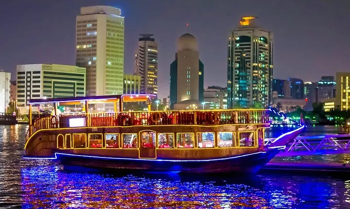 Dubai Marina Cruise Dinner with Entertainment Show