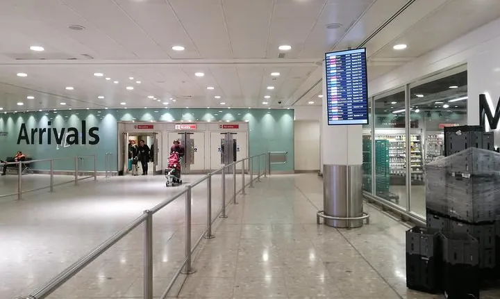 Private Transfer from Heathrow Airport to Portsmouth Cruise Terminal