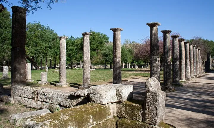 Olympia Shared Mini Bus Tour from Katakolon