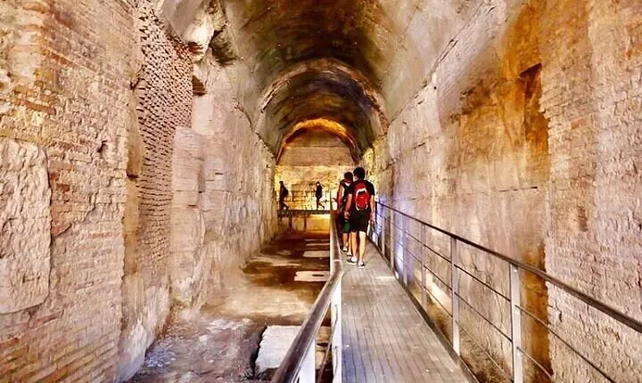 Rome: Colosseum Tour by Night with Arena & Underground