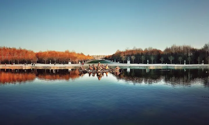 Versailles Palace & Louvre Museum Private Day Tour from Paris