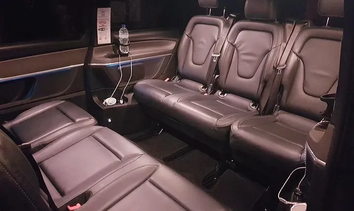 Private Arrival Transfer: Heathrow Airport to London with Stopover at Stonehenge