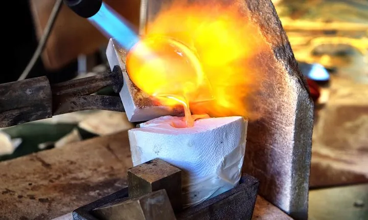 Create your original cuttlefish bone cast jewelry.
