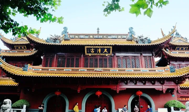 Unique Cultural Tour of Taoist Architecture with Local Food