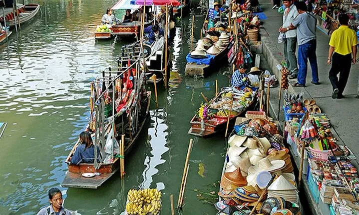 Damnoen Saduak Floating Market & River Kwai