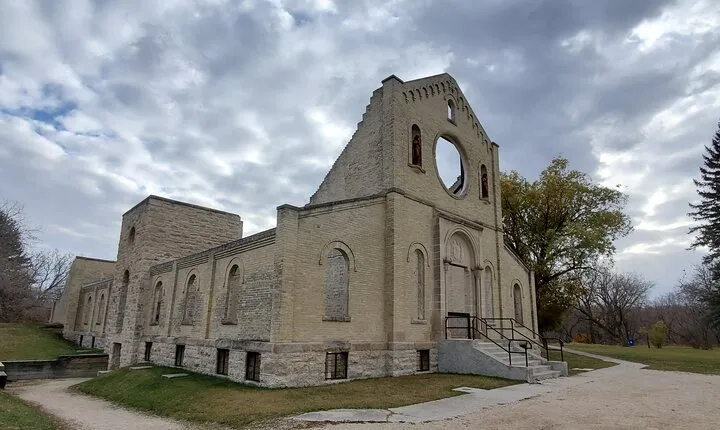The Sights of South Winnipeg: a Smartphone Audio Tour
