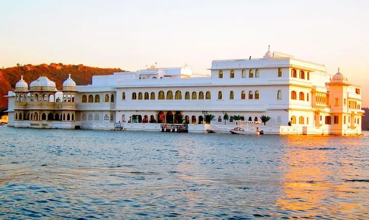 From Delhi: Golden Triangle Private Tour with Udaipur