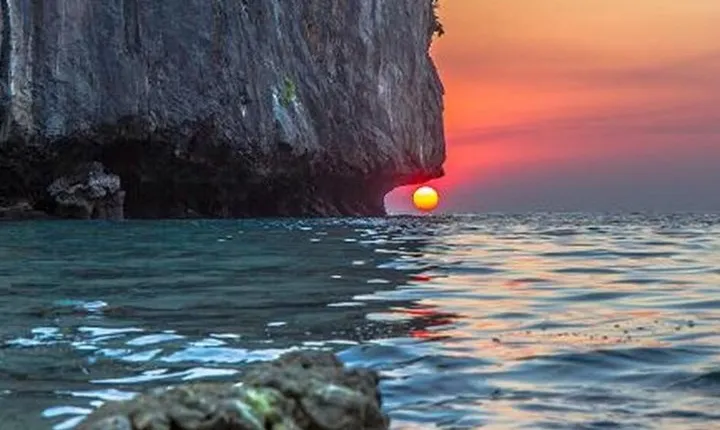 Phi Phi Early Bird Premium Tour by Speed Boat