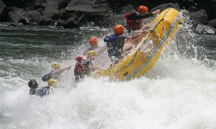 White Water Rafting in Victoria Falls