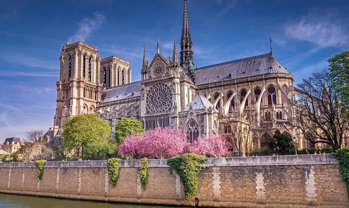 Top-Rated Churches in Paris Private Walking Tour