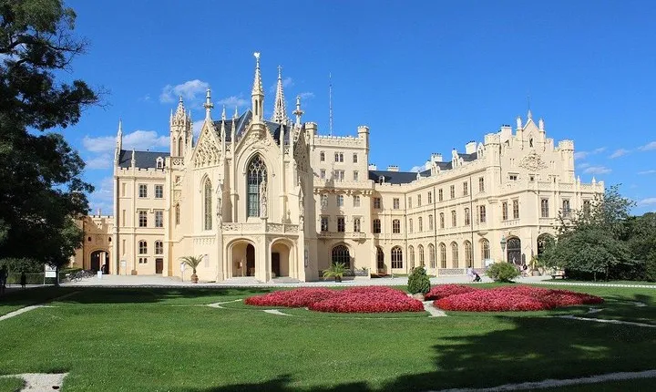 Half day tour to romantic chateau of Lednice