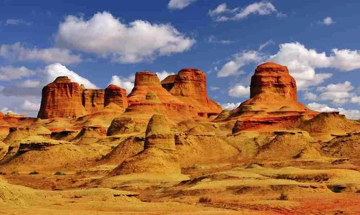 Dunhuang Private Tour: Western Thousand Buddha Caves and Yadan Geological Park