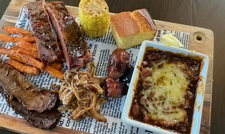 Texas BBQ Lunch at Bellarine Estate for 2 pax with Glass of Wine