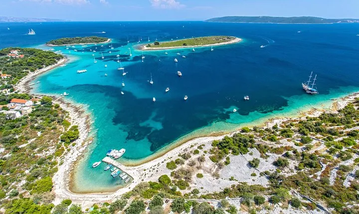 Two Islands Blue Lagoon Half-Day Boat Tour from Split