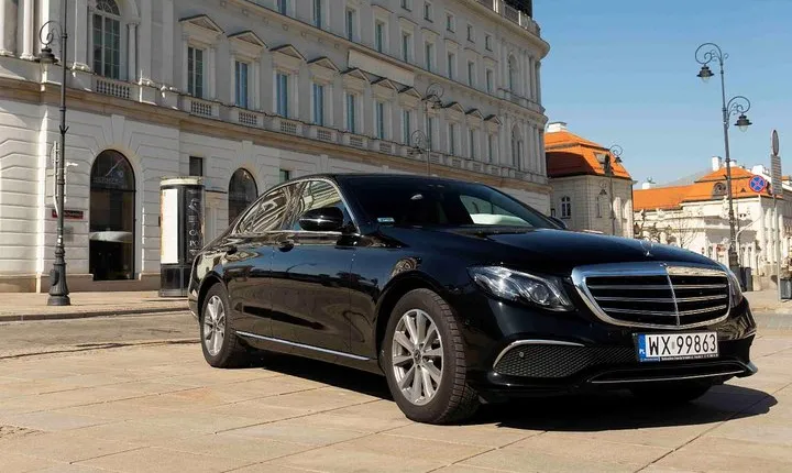 Luxury transport from Warsaw to Cracow by private car