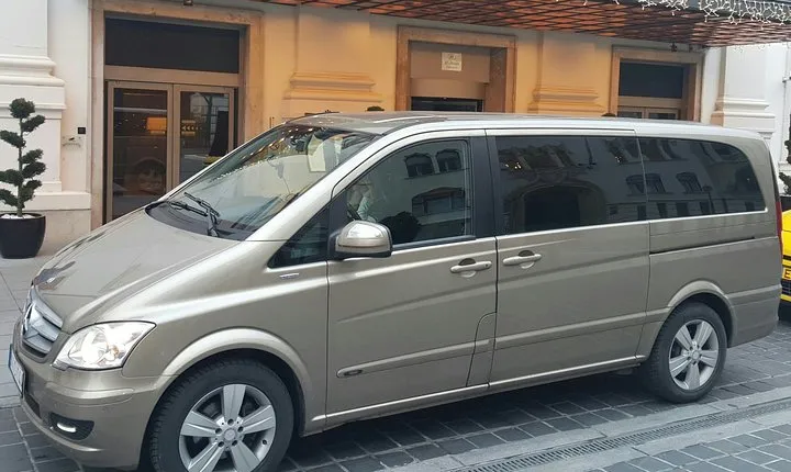 Budapest Private Transfer from or to Vienna or Vienna Airport