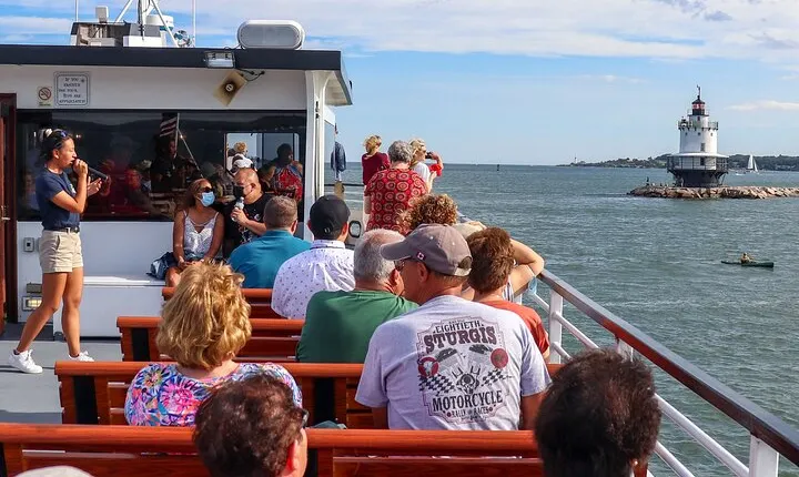 Harbor Lights and Sights Cruise