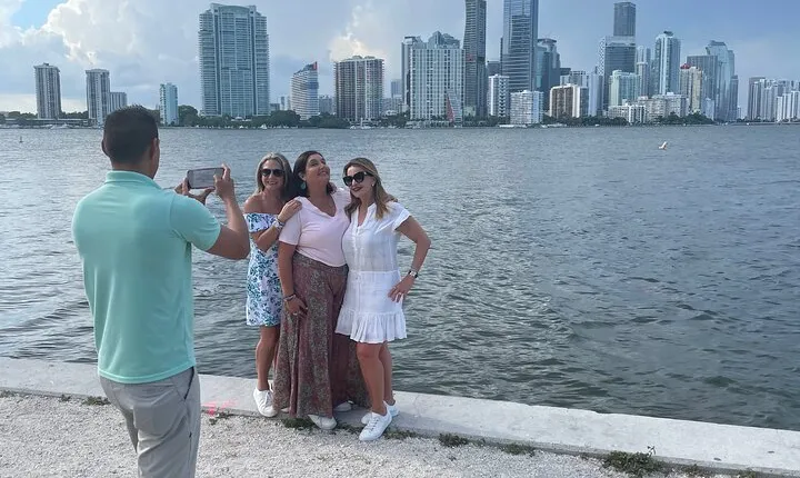 Miami in 3.5 Hours: Sightseeing, Traditions & Photography Tour