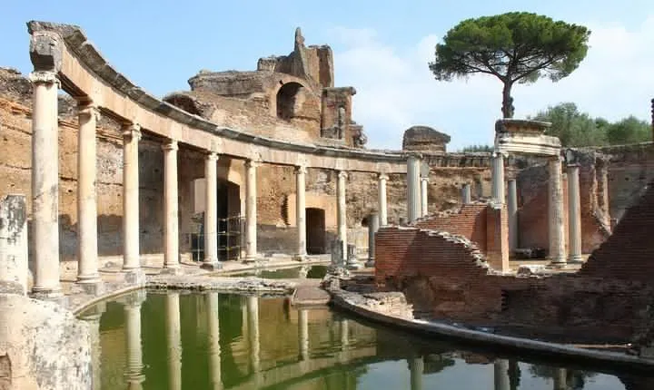Heritage Site: Villa d'Este and Hadrian's Villa in Tivoli Tour from Rome