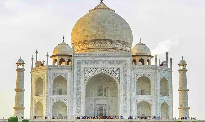 Access to the Taj Mahal skipping the Queue - Taj Mahal Tickets
