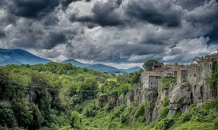Viterbo Private City Tour including Popes Tombs Conclave Palace and Duomo