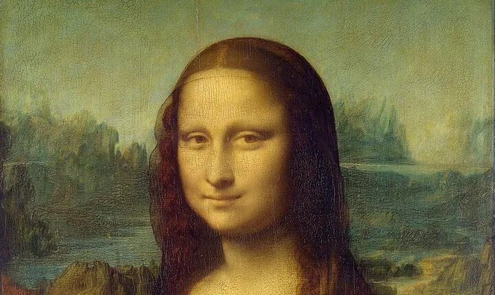 Louvre - Private Family Tour with Da Vinci Treasure Hunt - Entry Fees Included