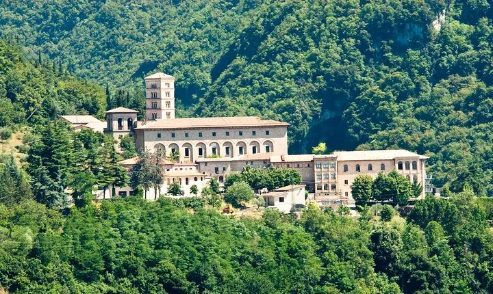 Work and Pray: In the Footsteps of St. Benedict Private Day Trip from Rome