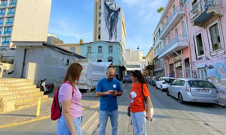 Athens Private Street Art Treasure Hunt w Food Stops