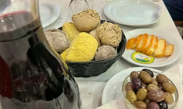 Private food tour gastronomy in lisbon with Ten tastings