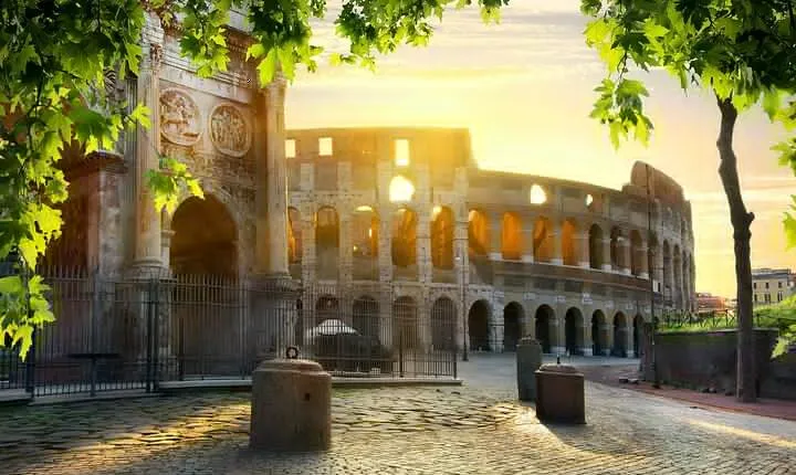 Colosseum, Roman Forum and Palatine Hill Fully Guided Tour