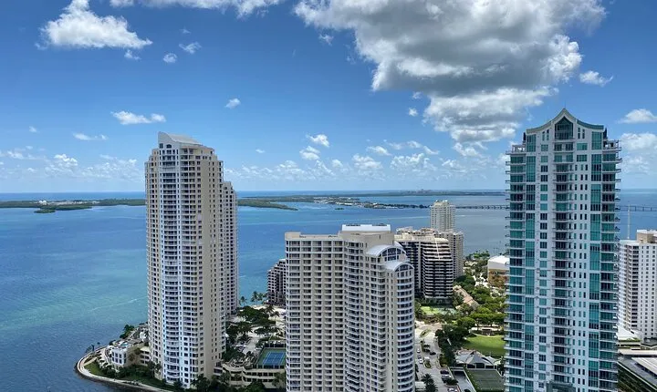 Boca Raton on High Speed Train with Millionaire Home Boat Tour