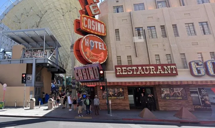 Self-Guided Scavenger Hunt: The True Gems of Vegas