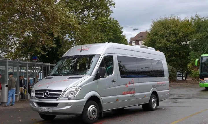 Victoria Falls Airport Transfer to Victoria Falls Town or Hotel