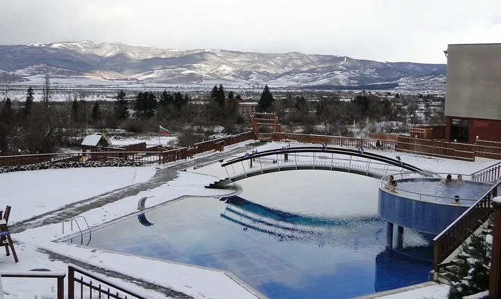 Borovets: Thermal pool escape