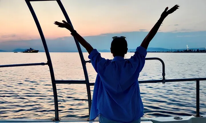 Glyfada Athens Fishing and Snorkeling Boat Tour with Lunch