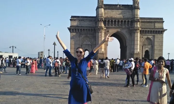 Two days complete tour of Mumbai including FILMCITY & SLUM TOUR.