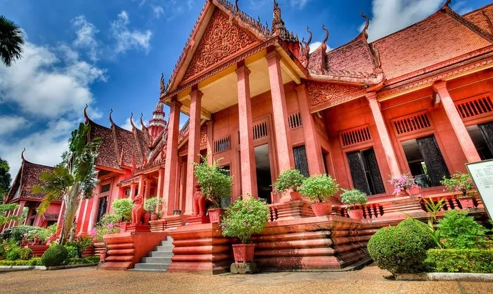 4 Hours Private Phnom Penh National Museum and Royal Palace Tour