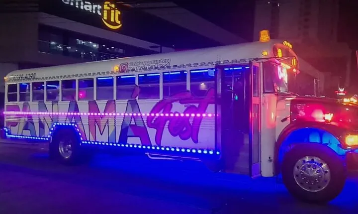 Party on Wheels Bus Tour of Panama City