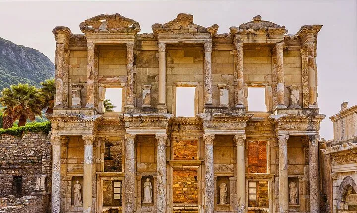 Istanbul to Ephesus Full Day Guided Tour, Flight and Lunch incl.